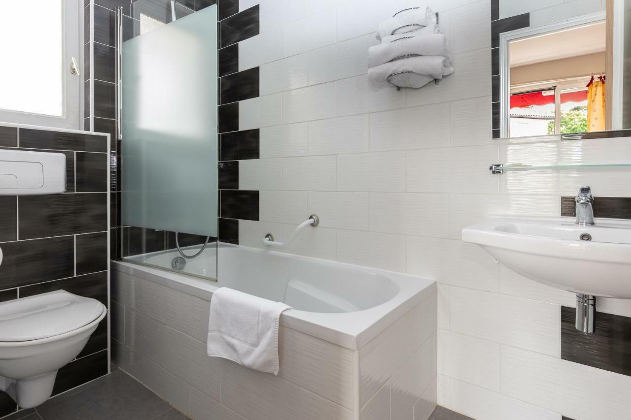 Logis Hotel Le Rond Point Сорт-Осгор Экстерьер фото